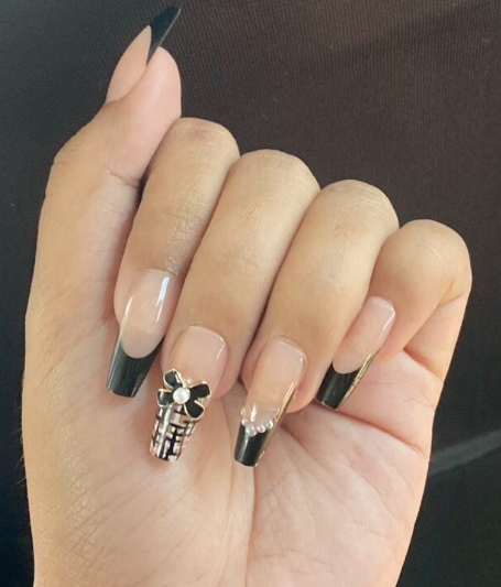 Noir Ribbon Dreams Gal